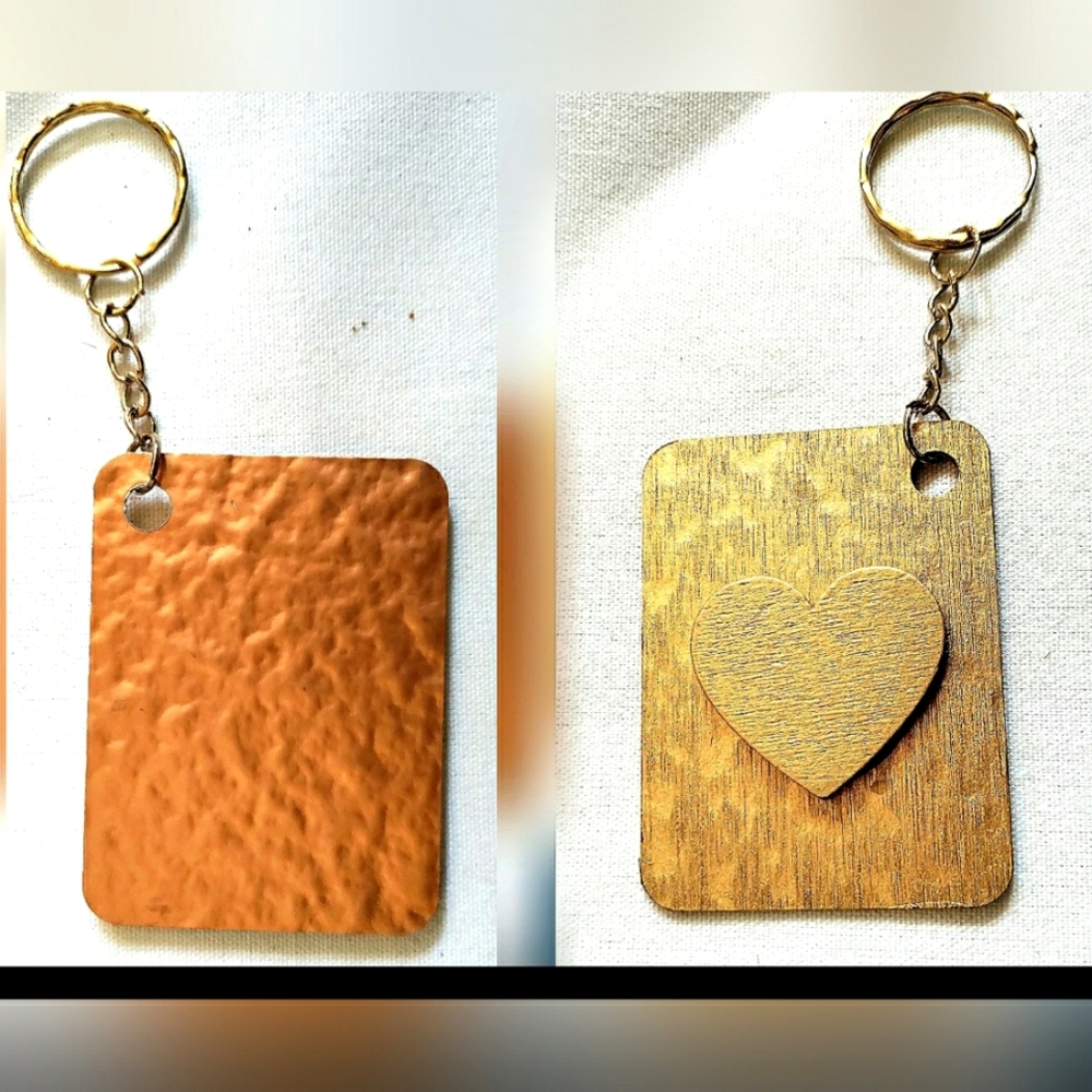NEW Handmade Keychain Bag Tag! Copper Muro3. Gold Wooden Heart. Unisex.